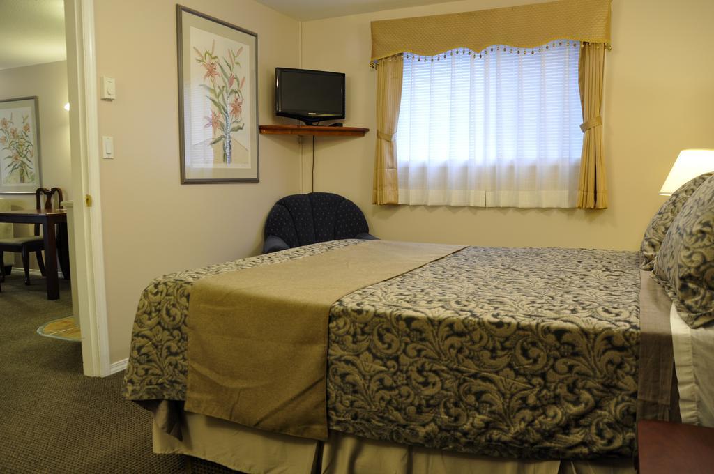 Rosedale Motel Summerland Buitenkant foto