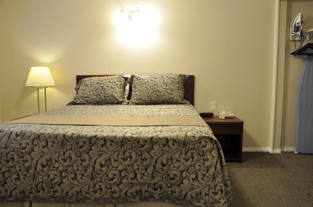 Rosedale Motel Summerland Buitenkant foto