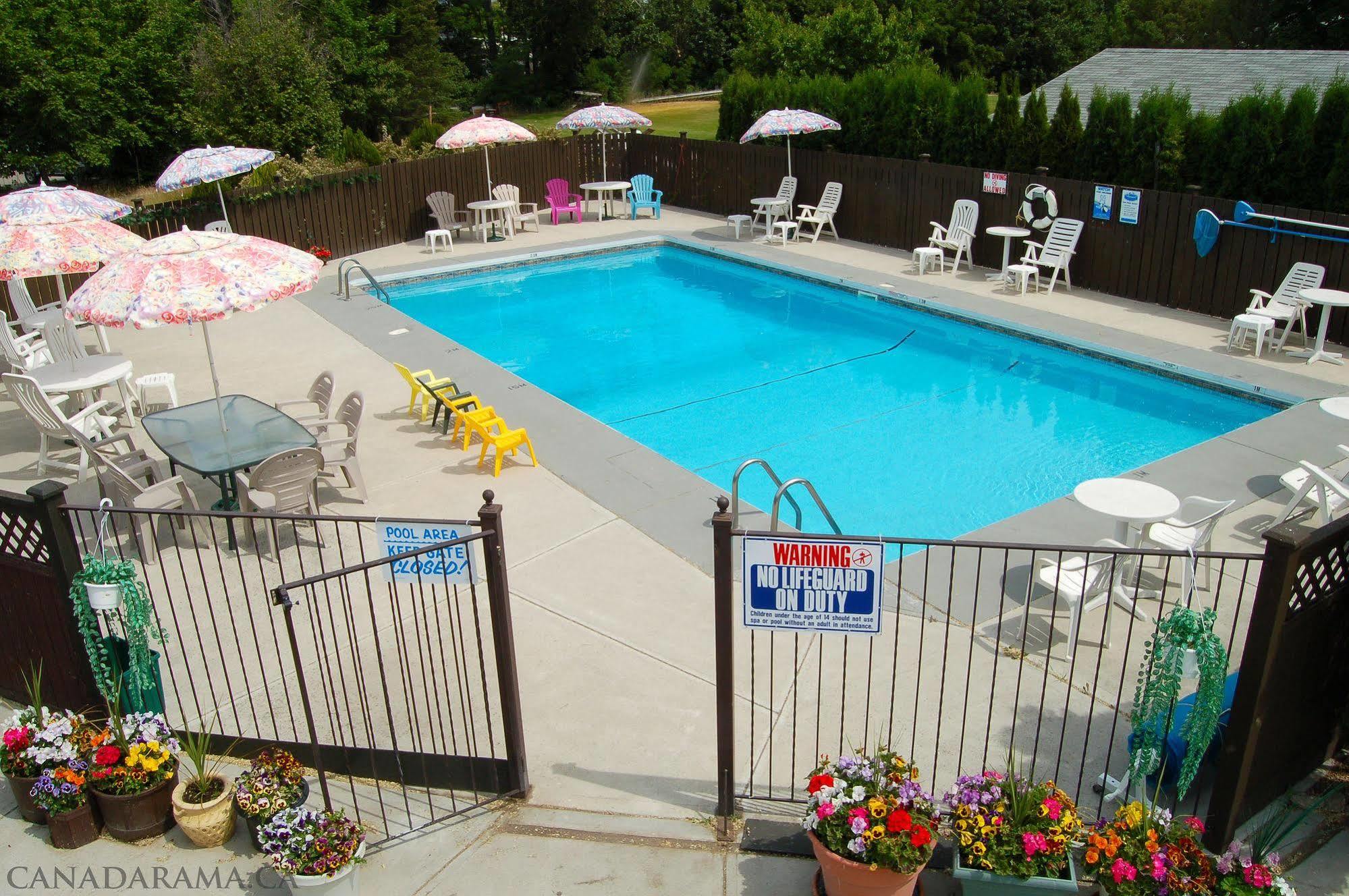 Rosedale Motel Summerland Buitenkant foto